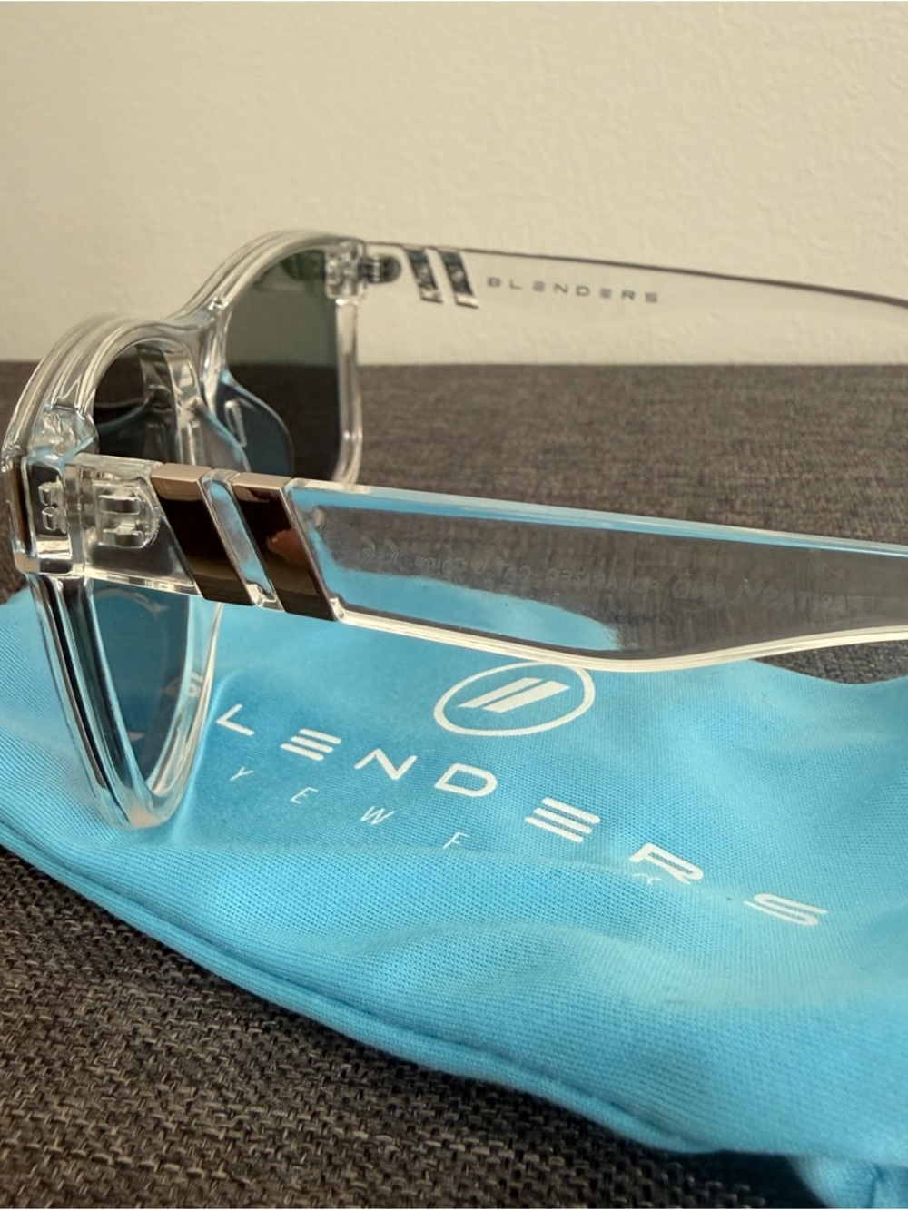 Sunglasses - Picture 3 of 5